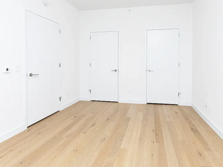 42-20 24th St #42K — Photo 8