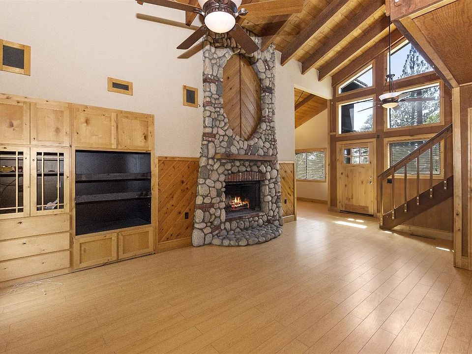 1st image of 1070 Sandalwood Dr