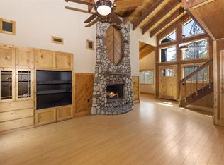 1070 Sandalwood Dr, Lake Arrowhead, CA 92352