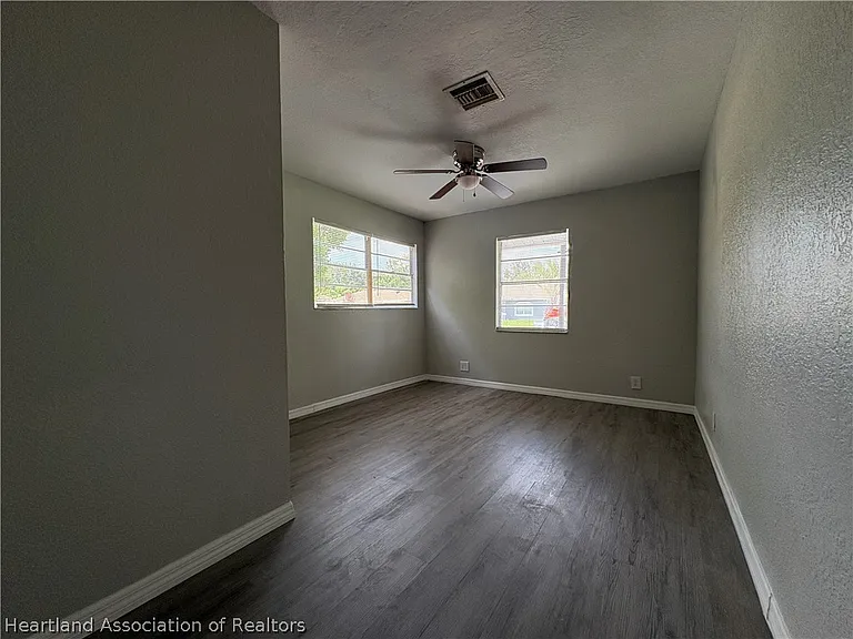 3127 King Dr — Photo 16