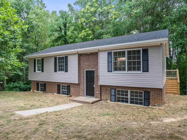 1900 Creekside Ct, McGaheysville, VA 22840