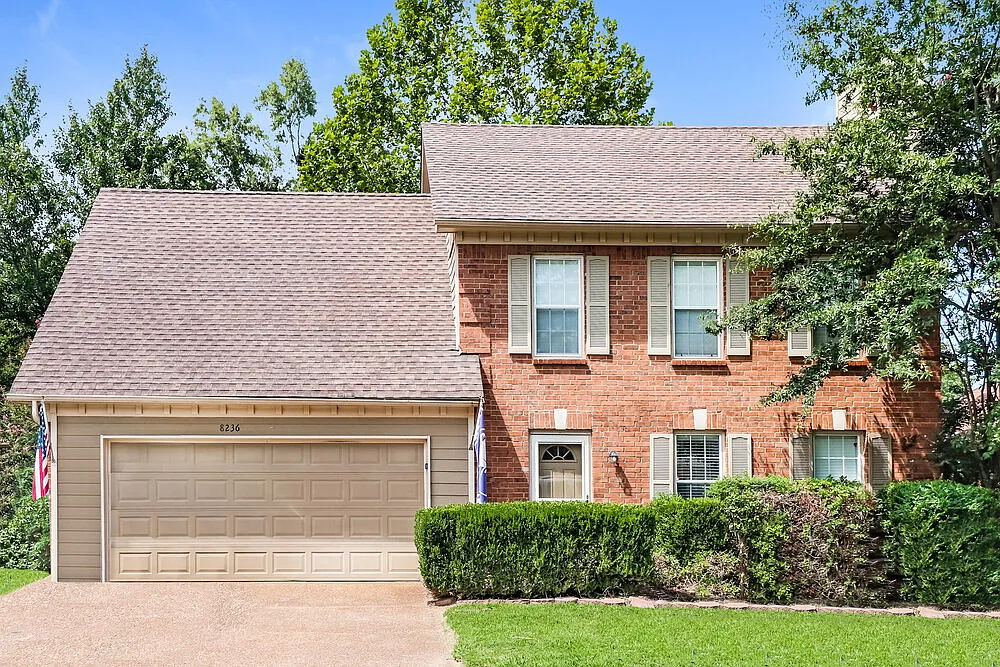 4 bed, 2.5 bath, 1848 sqft, $1,905 — Photo 1