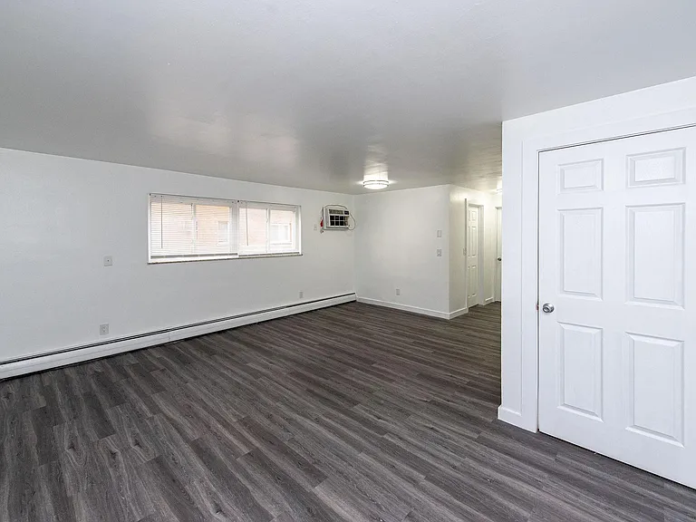 469 Olden Ave — Photo 19