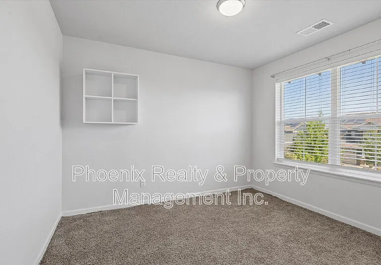 963 Laramie Ln — Photo 12