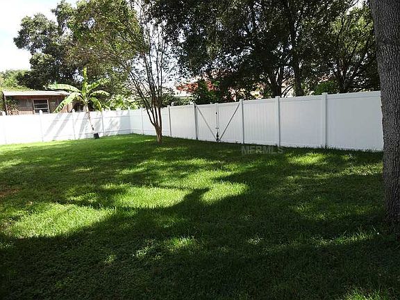 5th image of 8592 Somerset Dr