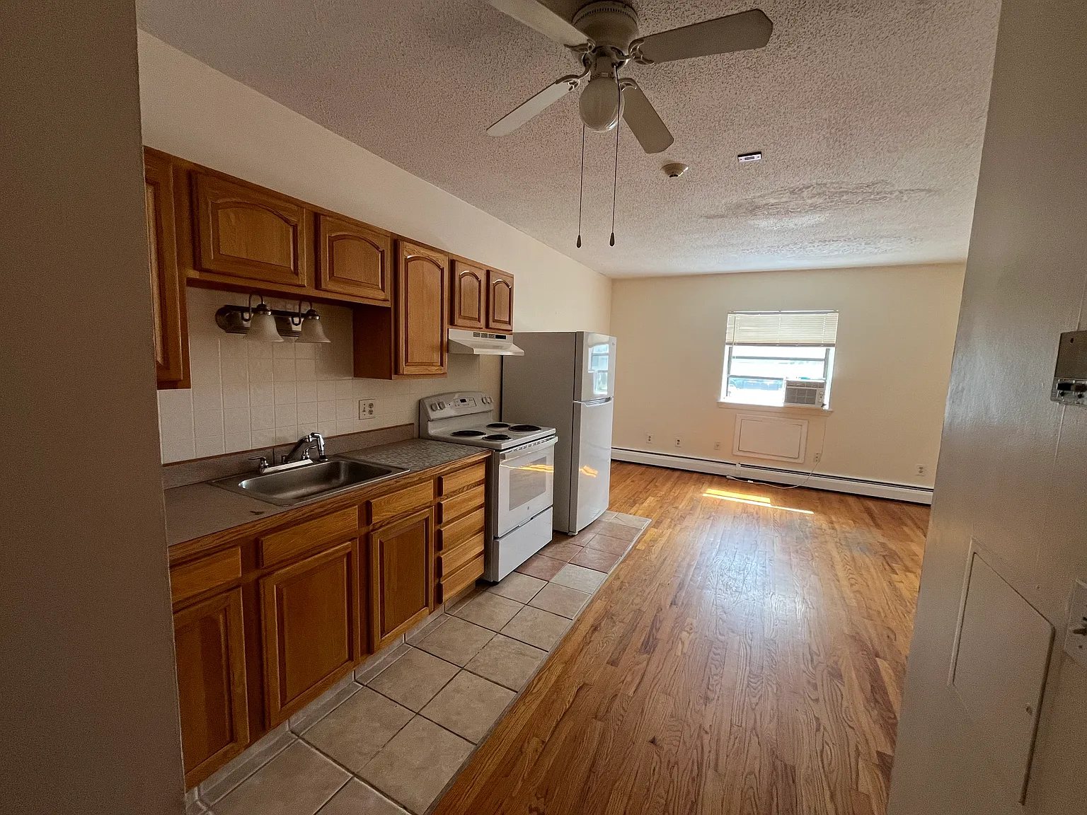 1 bed, $1,200 — Photo 1
