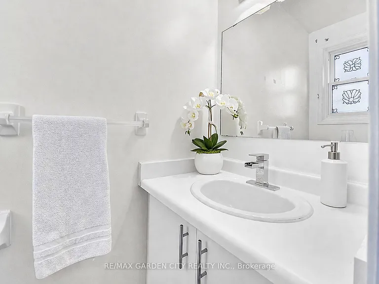 2 Royalwood Ct #59 — Photo 17