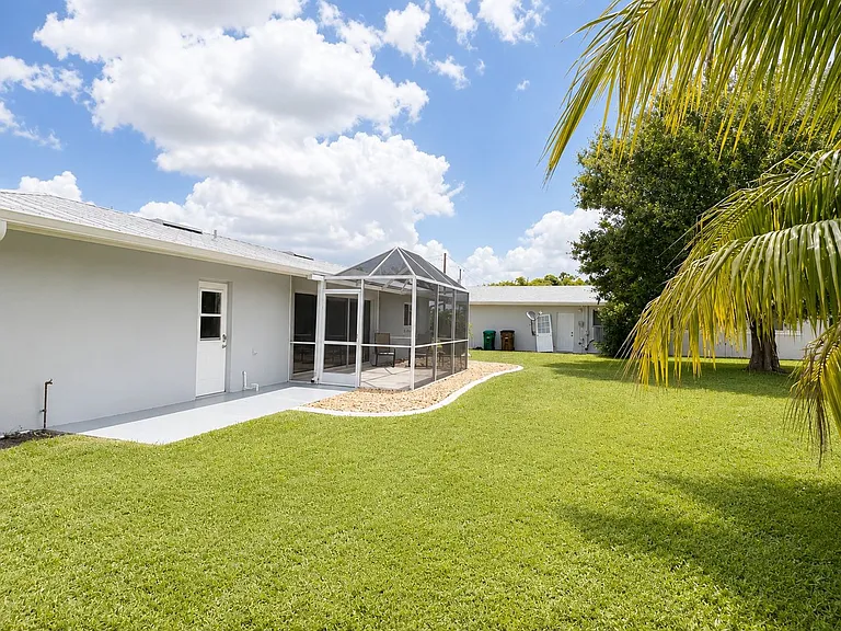 912 Dolphin Dr — Photo 22
