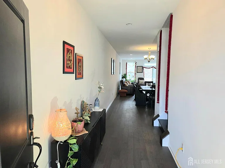 27 Wisteria Ct — Photo 3