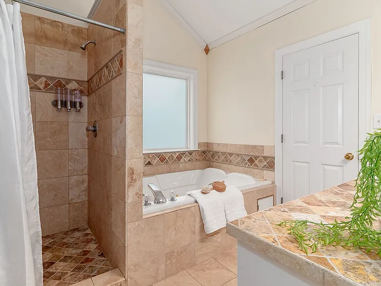 438 Bristol Rd — Photo 11