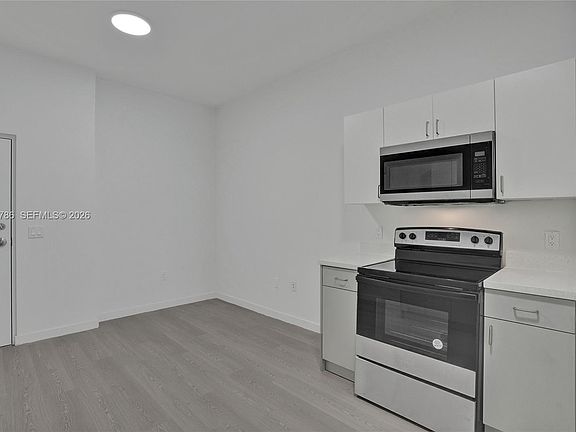 5th image of 1567 NW 1st St #9