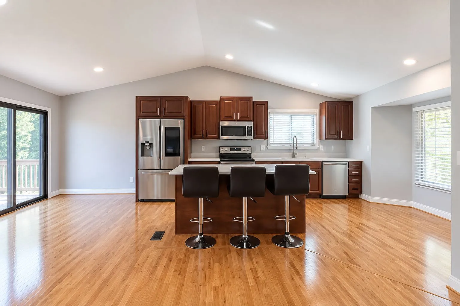 721 Sage Hill Dr — Photo 4