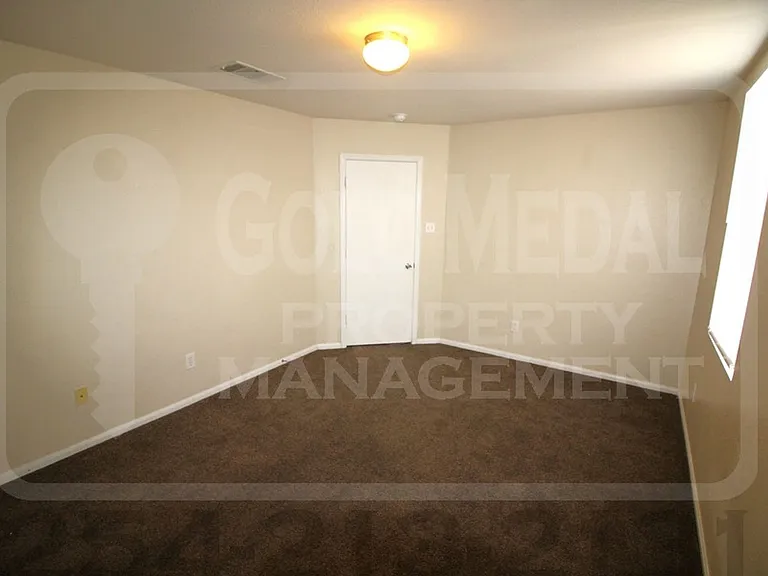 505 Perseus Dr — Photo 22