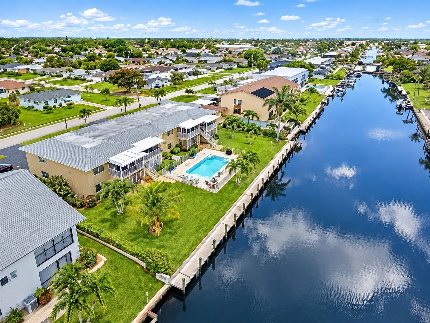 Waterfront 2/2 Condo, Boat Docking & Pool! — Photo 1