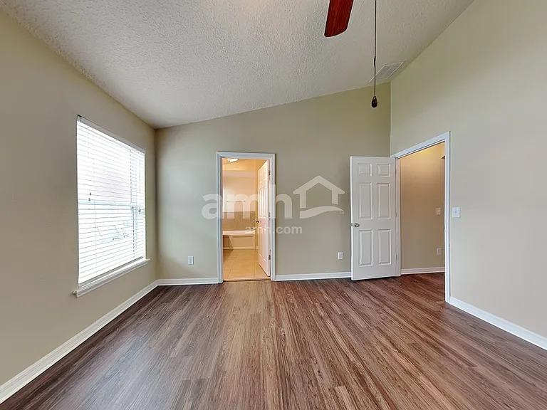 915 Branchwood Way — Photo 10