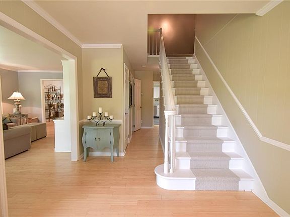 4th image of 7035 Bexley Dr