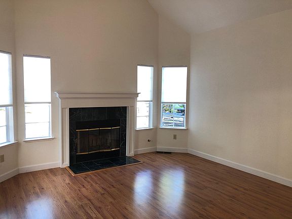 3rd image of 208 Newcastle Ct