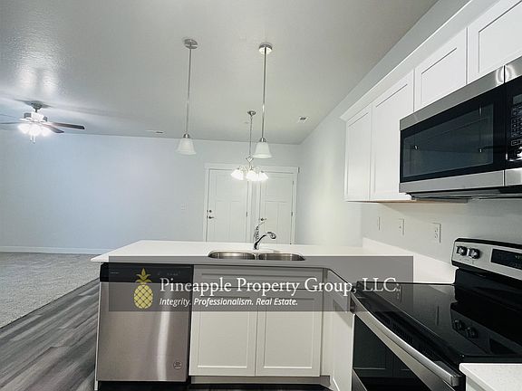 5th image of 3364 Hardman Way #1J102