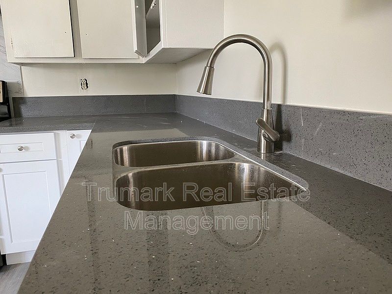 1st image of 11025 Ferina St #15