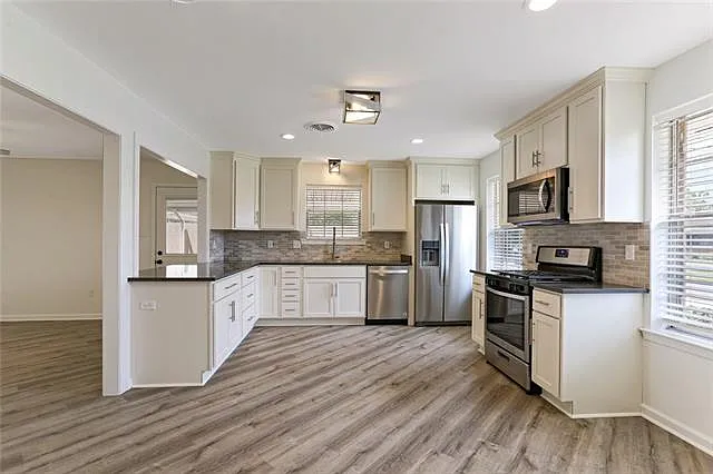 147 Moss Ln — Photo 3