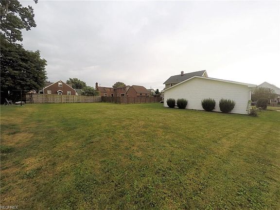 2nd image of 206 S Silver St