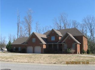 900 Canteberry Ln, Smithfield, VA 23430