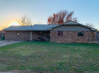 1104 Holly St, Walters, OK 73572