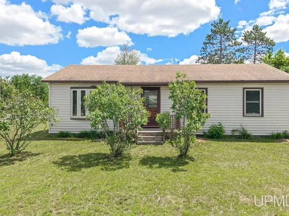 830 Mullen St, Quinnesec, MI 49876