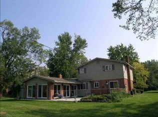 8558 Concord Rd, Grosse Ile, MI 48138