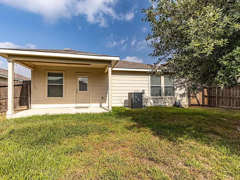 8966 Oakwood Park — Photo 28