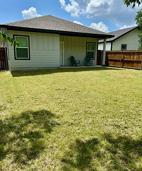2211 Wellington St — Photo 13