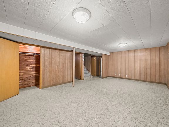 21st image of 3042 Huffman Blvd