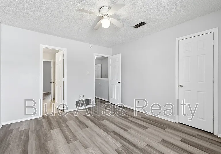 3828 Coates Cir — Photo 10