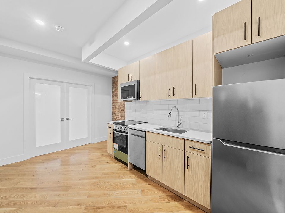 1st image of 191 Bedford Ave #14