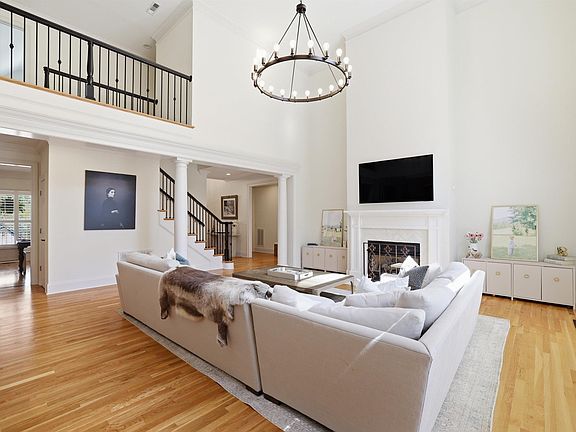 5th image of 206 Siena Dr