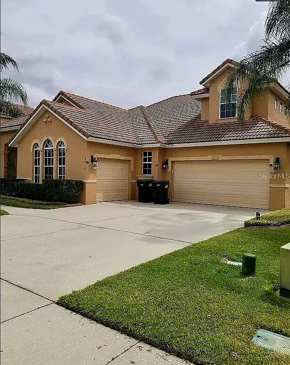 5 bed, 2878 sqft, $3,195 — Photo 2