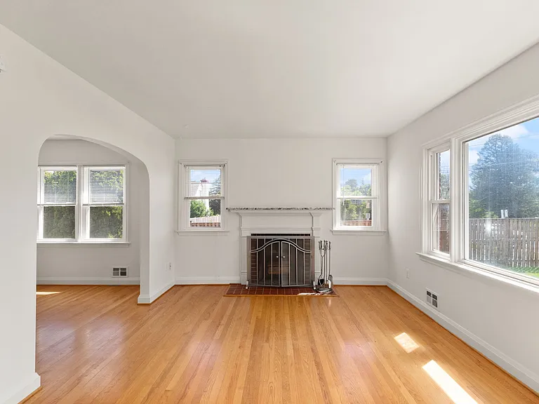 16 Homestead St — Photo 9