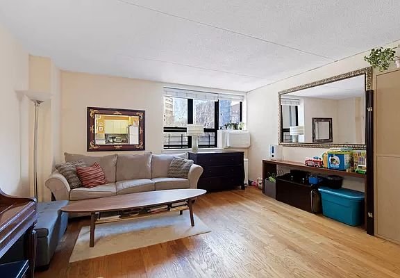 2nd image of 220 Manhattan Ave APT 2A