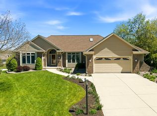 13230 W Foxwood Dr, New Berlin, WI 53151