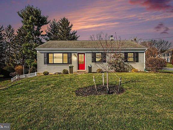 3rd image of 2848 Kissel Hill Rd