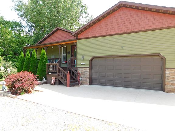 2nd image of 1202 Jasmine Pl