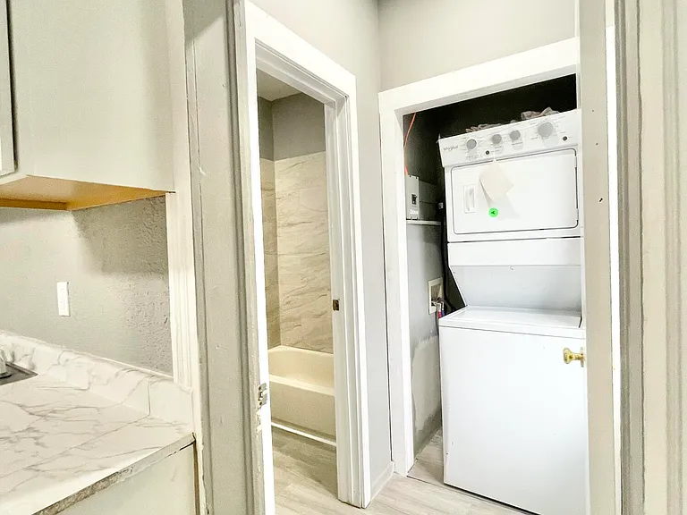 1028 N Webster Ave #2 — Photo 32