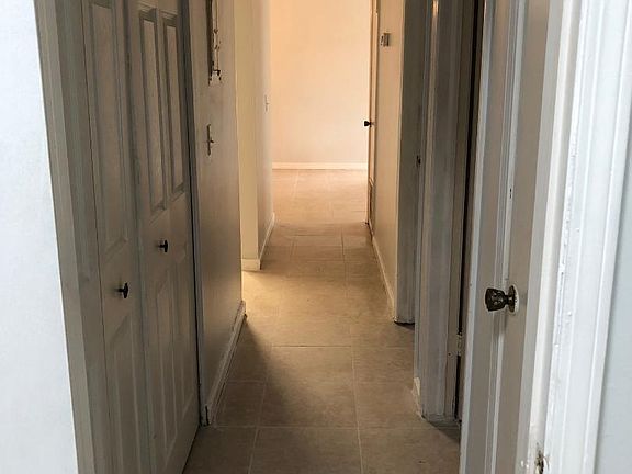 3rd image of 4711 San Jose Manor Dr W APT 1