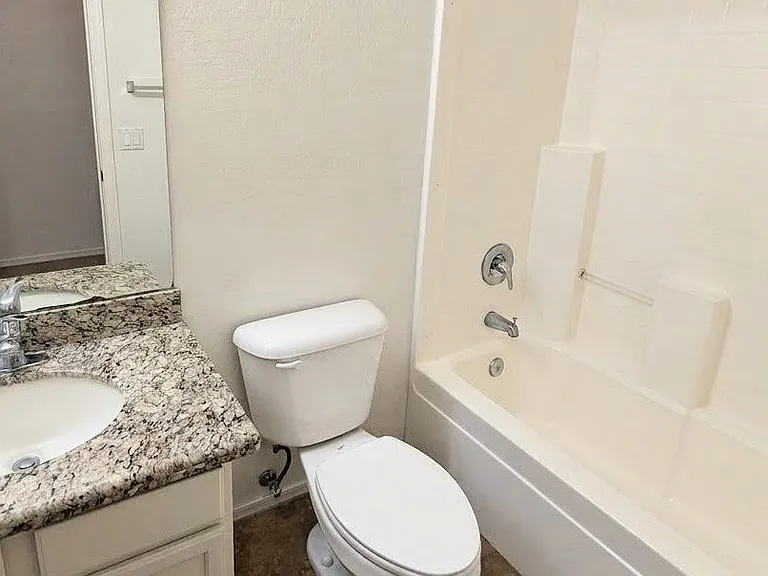 33966 N Mercedes Dr — Photo 12