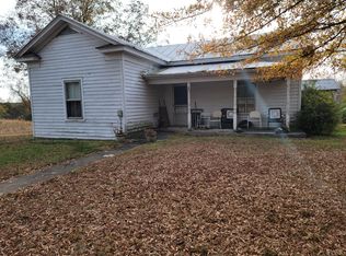 3 Railroad Ave, Long Island, VA 24569