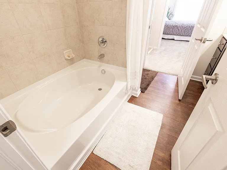 Mirbeau Floor Plan Roman Soaking Tub at Westhaven Luxury Apartments