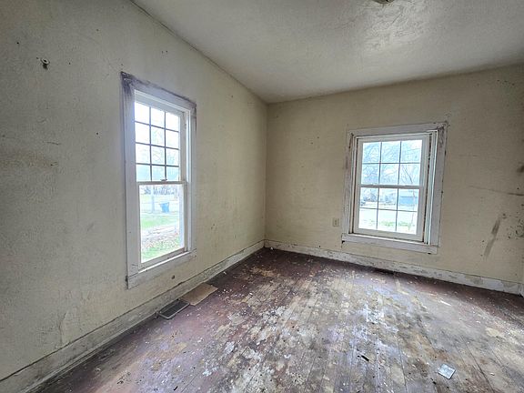 4th image of 214 Boisseau St Street