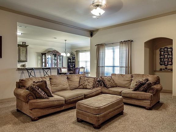 4th image of 8901 Kiowa Dr