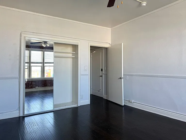 St. Charles Studio Apartments — Photo 19