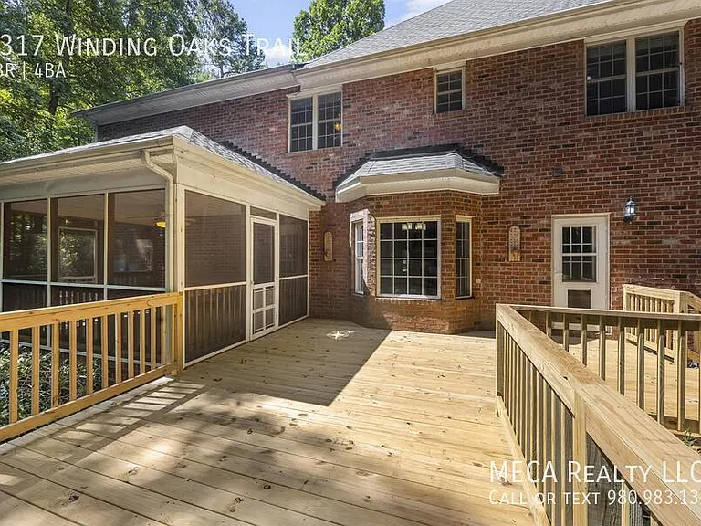 2317 Winding Oaks Trl — Photo 2
